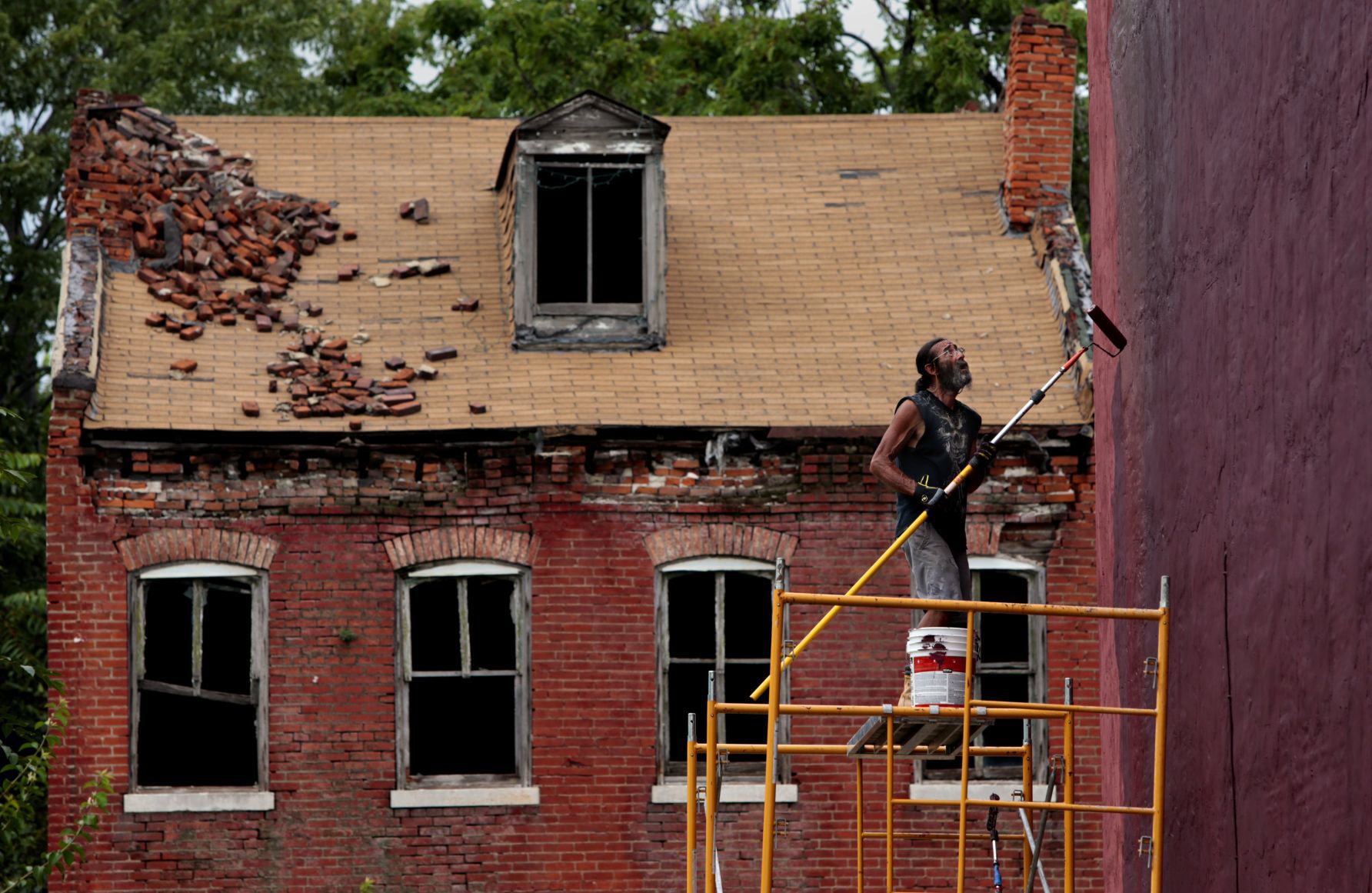 Ghost town: vacant neighbors, vacant houses